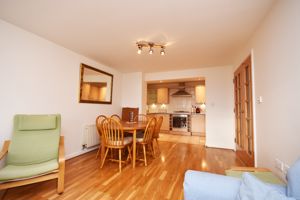 Living area- click for photo gallery